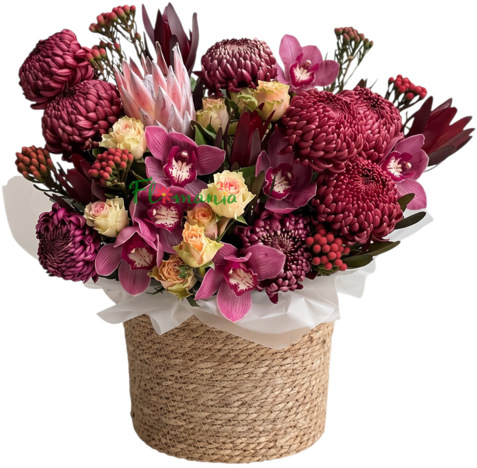 Композиция из хризантем, орхидей и протеи «Театр теней»